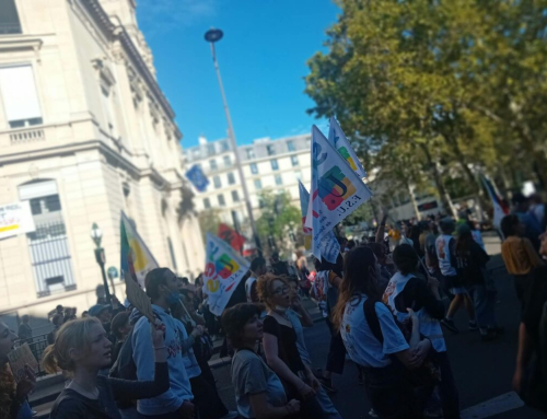 En grève le mardi 13 octobre : les revendications du SNES-FSU pour les personnels